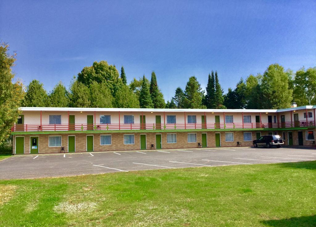 Cedars Motel Ironwood Exterior foto