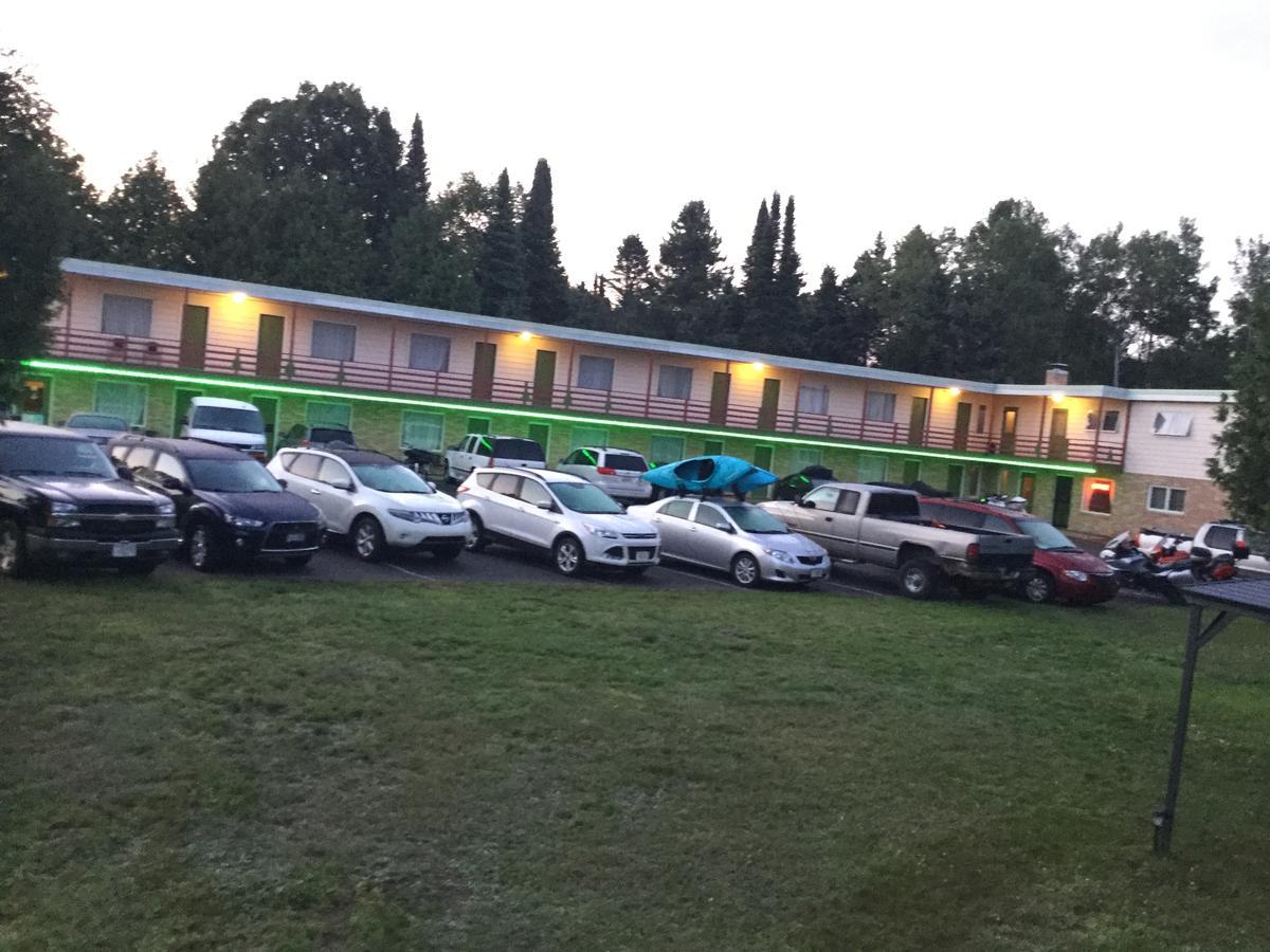 Cedars Motel Ironwood Exterior foto