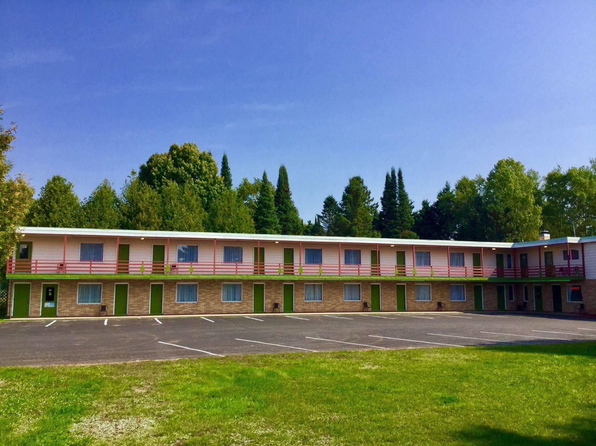 Cedars Motel Ironwood Exterior foto