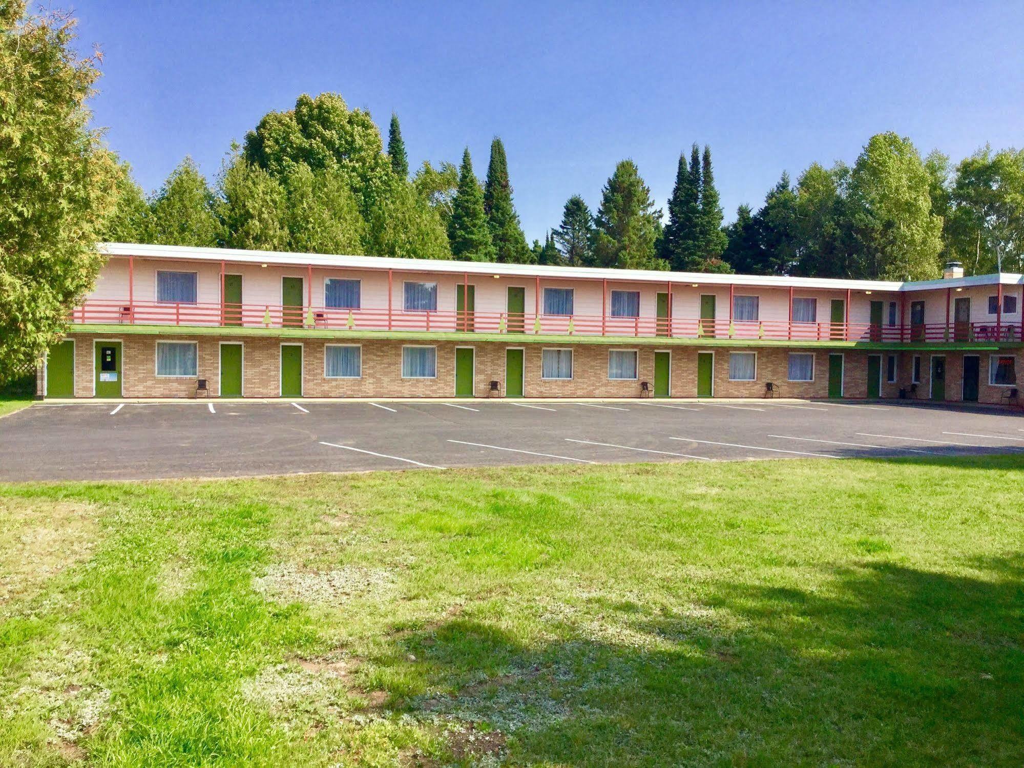 Cedars Motel Ironwood Exterior foto